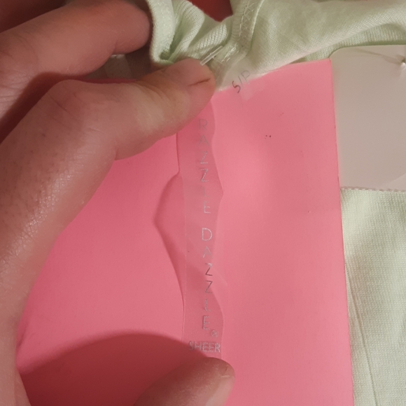 Razzle dazzle sheer - Picture 3 of 3